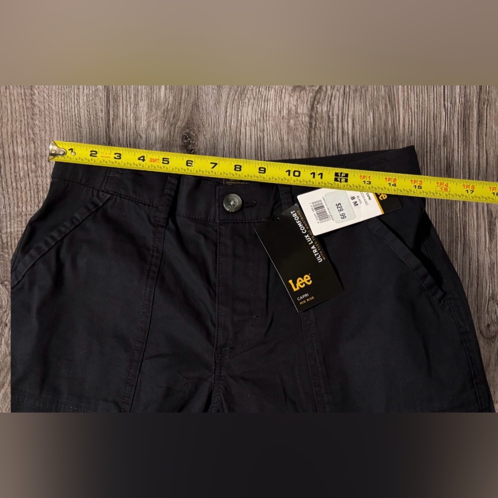 NWT Lee Women's Relaxed Fit Austyn Cargo Capri Pant - Black, - Picture 11 of 16